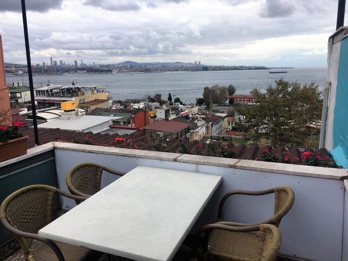 Cheers Vintage Hostel Istanbul Exterior photo View of the Bosphorus from the hotel