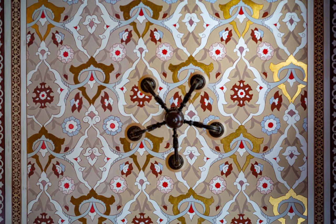 Cheers Vintage Hostel Istanbul Exterior photo Ceiling of the mosque