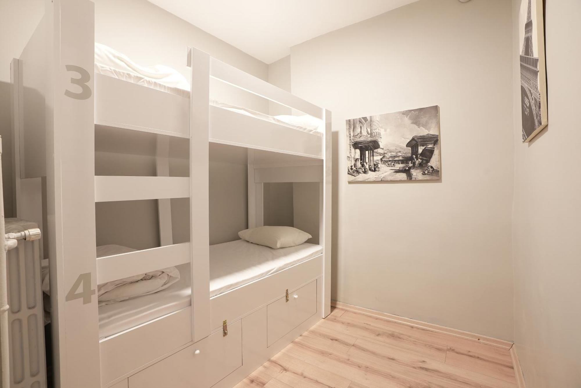 Cheers Vintage Hostel Istanbul Exterior photo A bunk bed